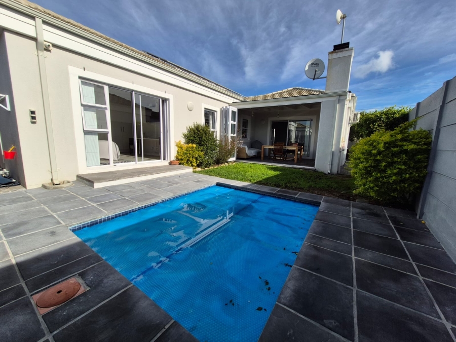 3 Bedroom Property for Sale in Sunningdale Western Cape